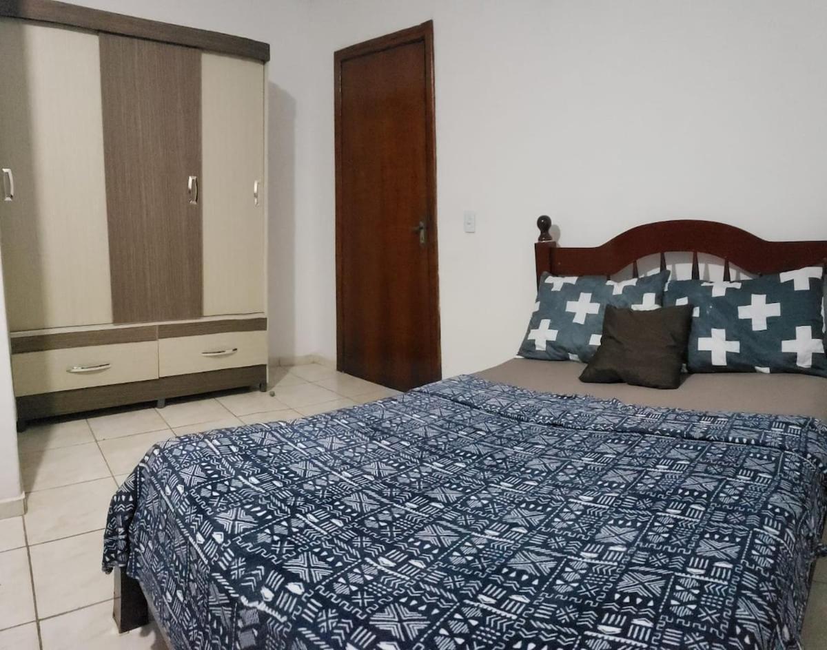 Chacara Charmosa Com Piscina, Campo De Futebol Villa กวาราชินเกตา ภายนอก รูปภาพ